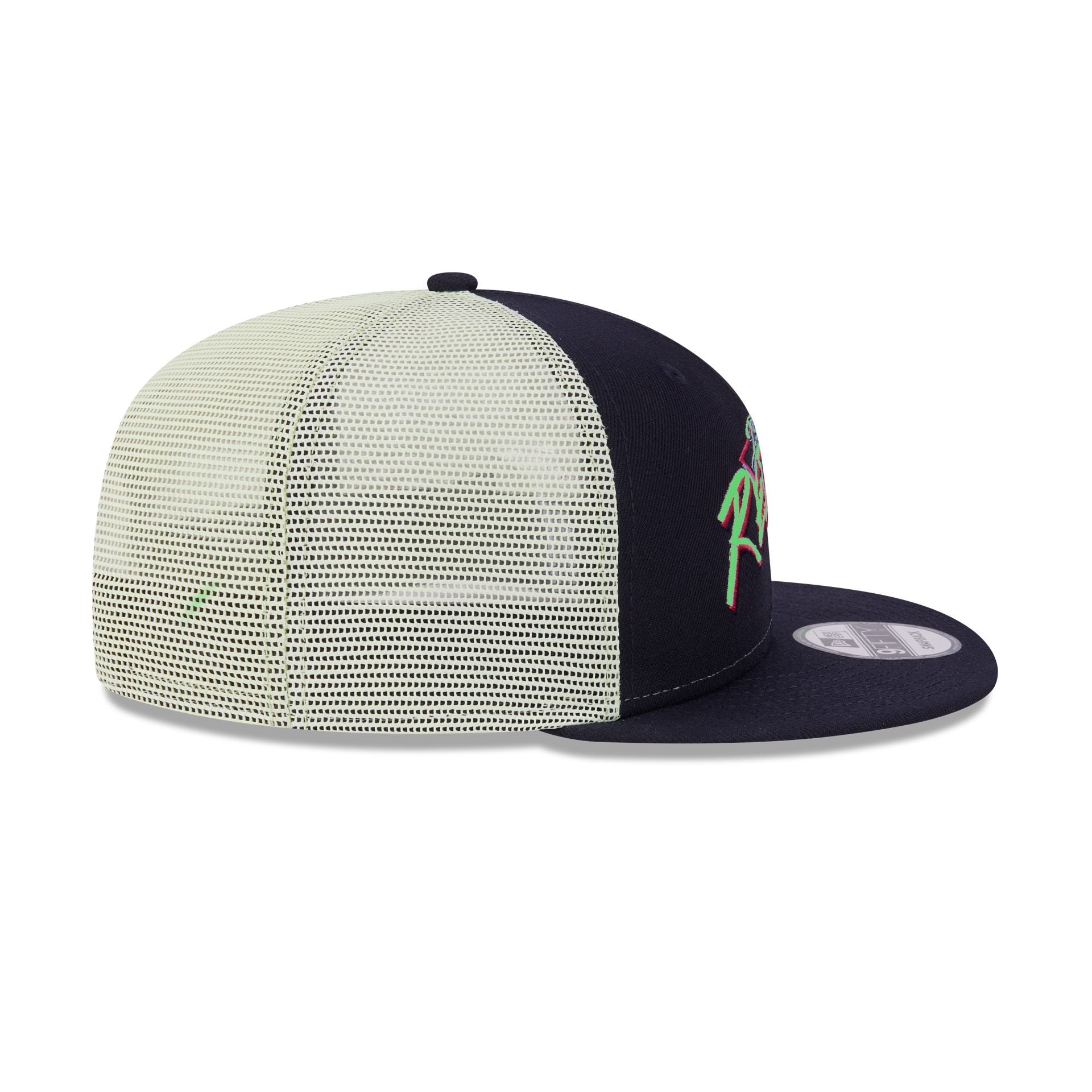 Boston Red Sox Glow-In-The-Dark 9FIFTY Trucker Hat